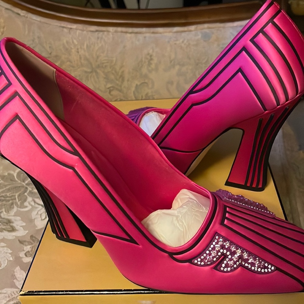 Fendi freedom satin Pump